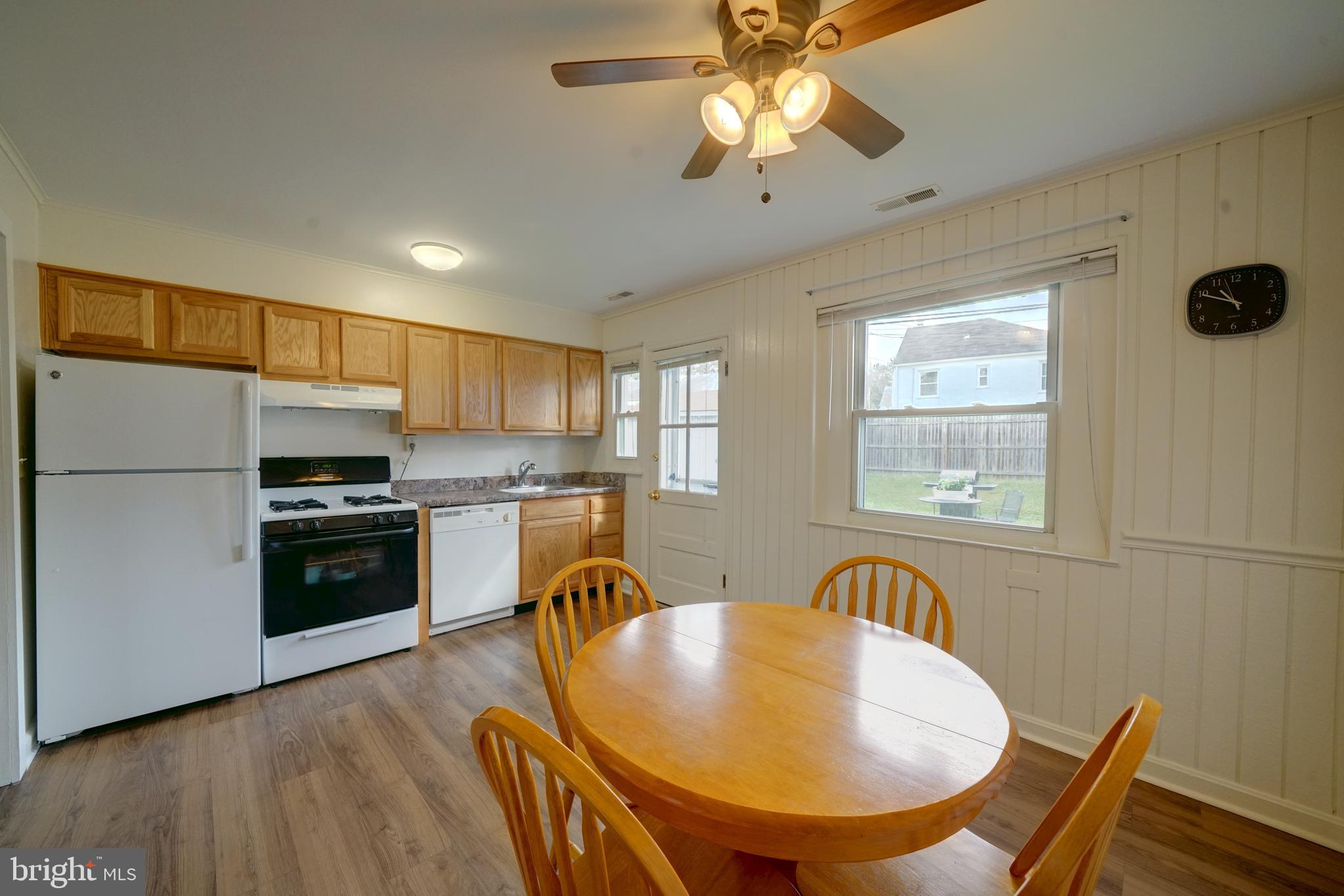 539 St Patrick Road Baltimore, MD 21206 - Photo 10 of 33 Room to cook and room to enjoy!