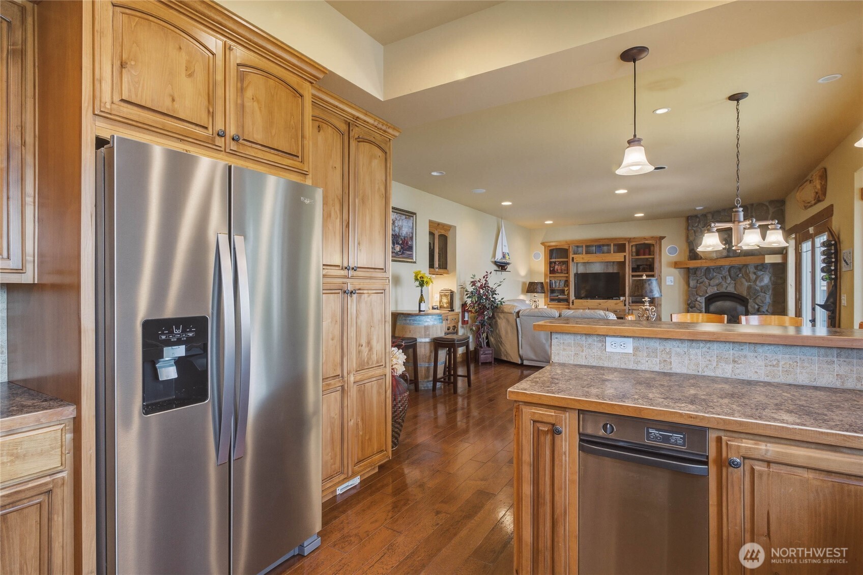 915 South Lakeshore Road Chelan, WA 98816 - Photo 14 of 40