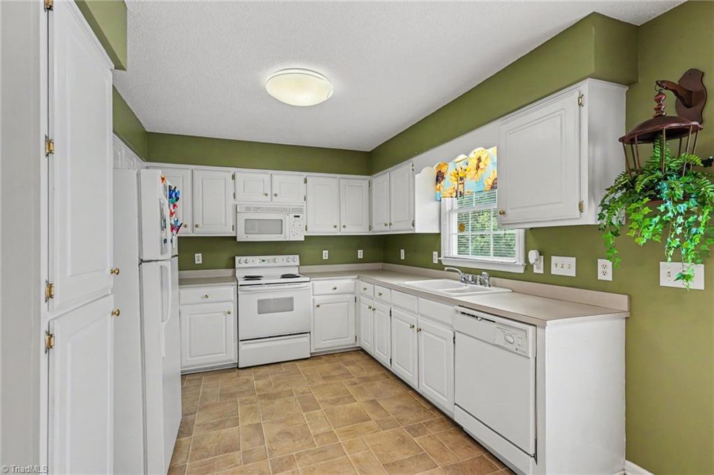 116 Moore Street Graham, NC 27253 - Photo 4 of 28