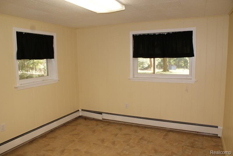 1730 East Newark Road Lapeer, MI 48446 - Photo 18 of 23 DSC00773.jpg