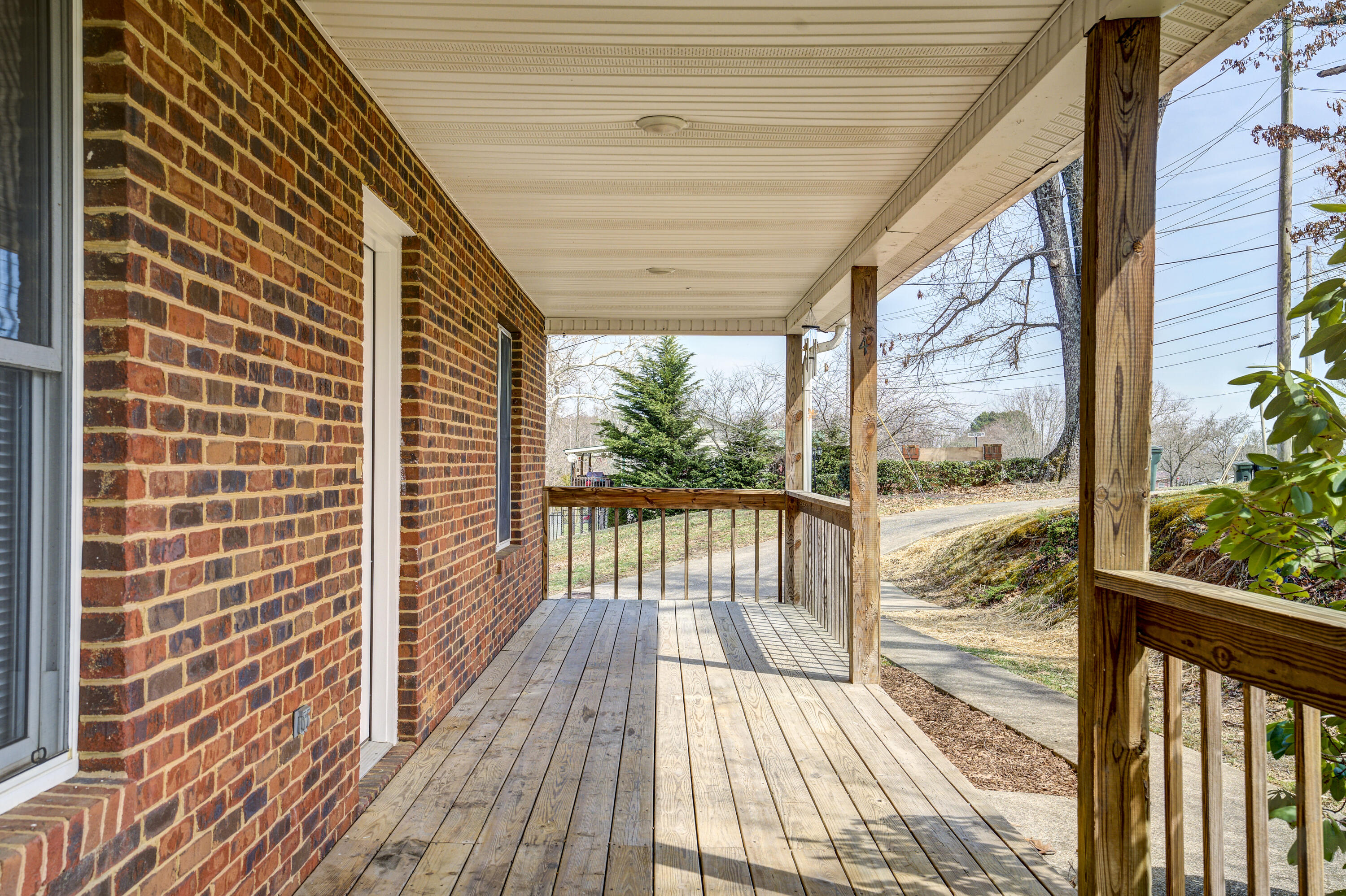 3448 McKinley Road Johnson City, TN 37604 - Photo 4 of 42 Front porch
