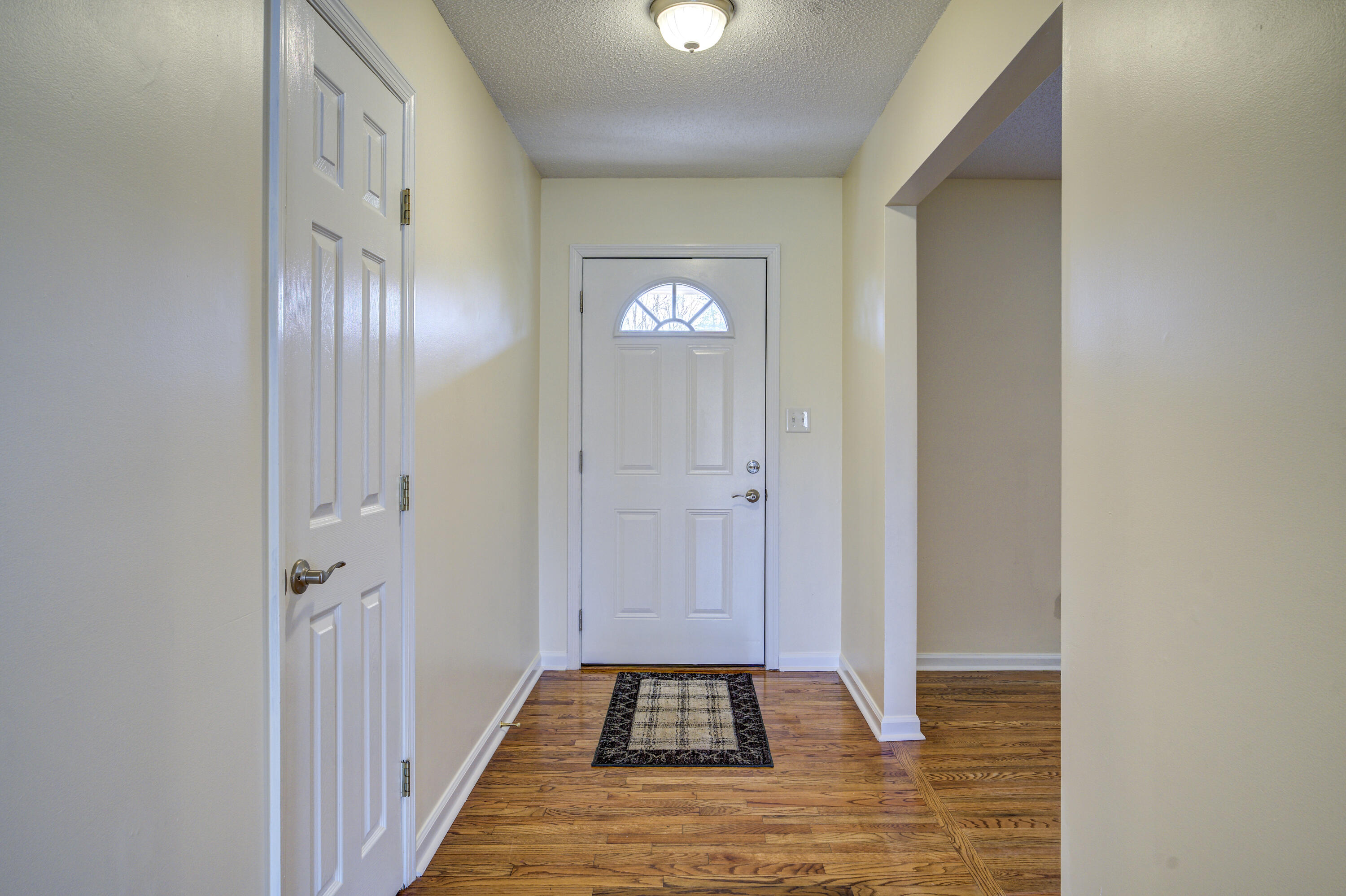 3448 McKinley Road Johnson City, TN 37604 - Photo 6 of 42 Entry way