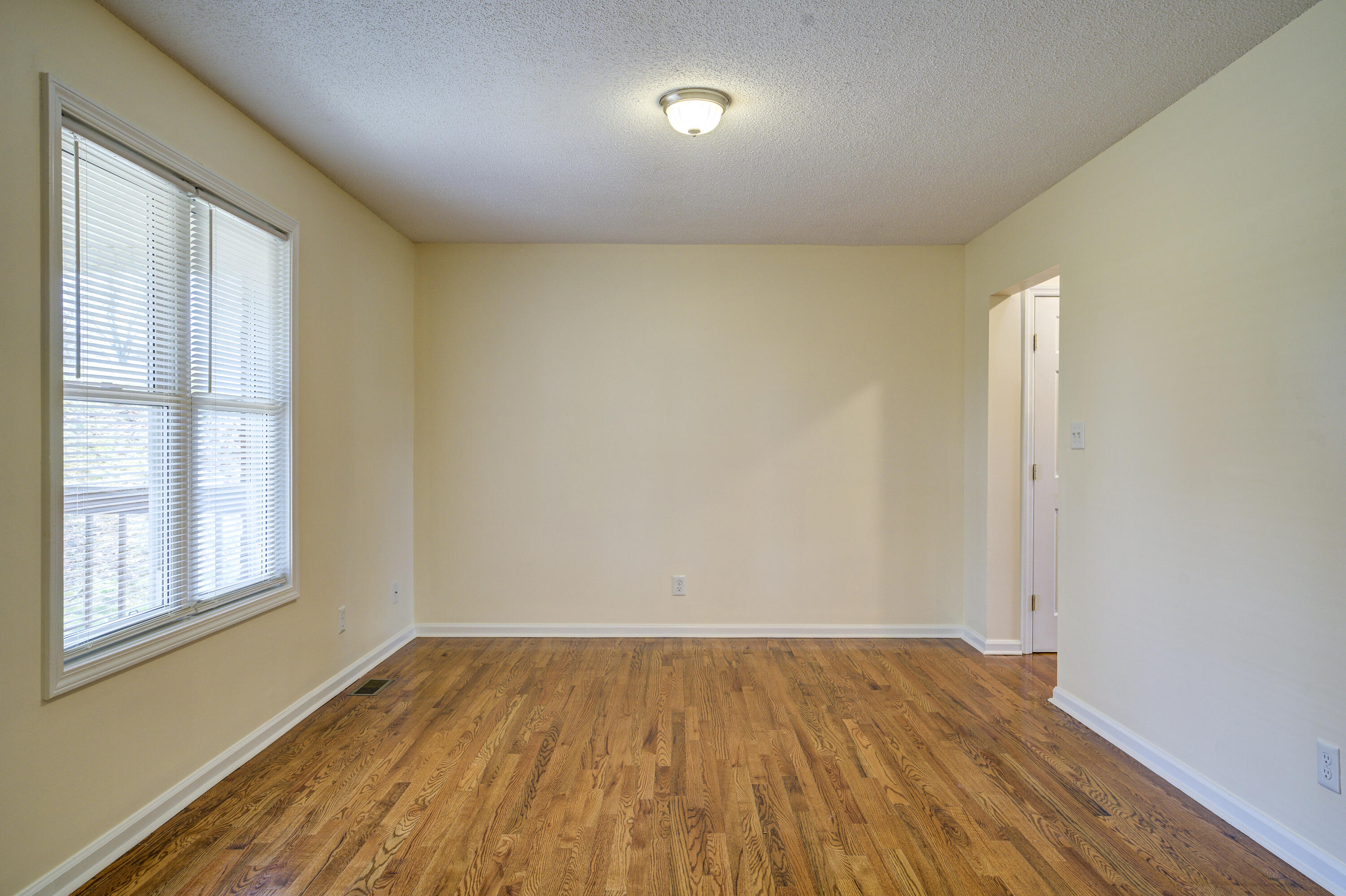 3448 McKinley Road Johnson City, TN 37604 - Photo 8 of 42 Living room