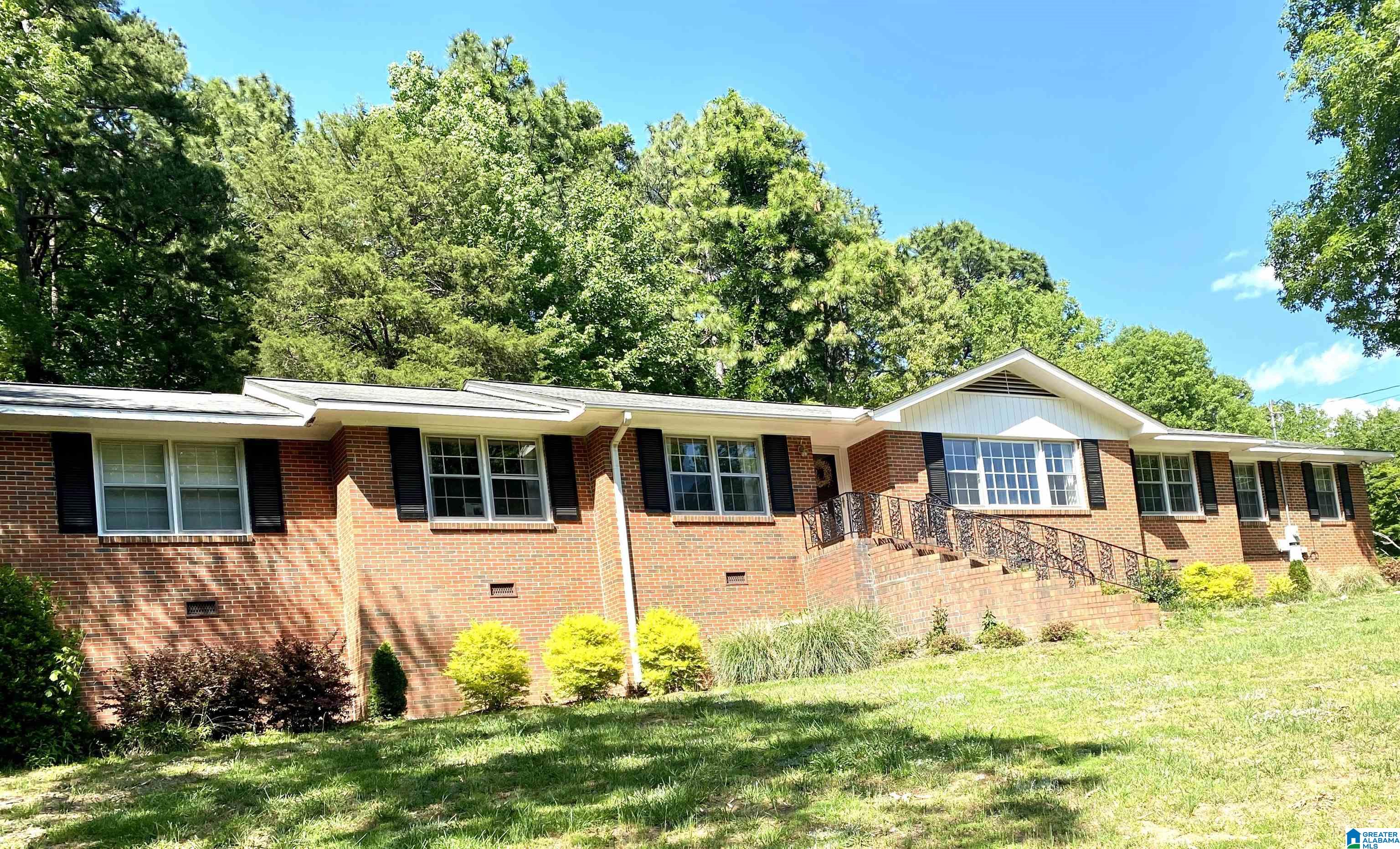 301 Shamrock Road Anniston, AL 36207 - Photo 2 of 43