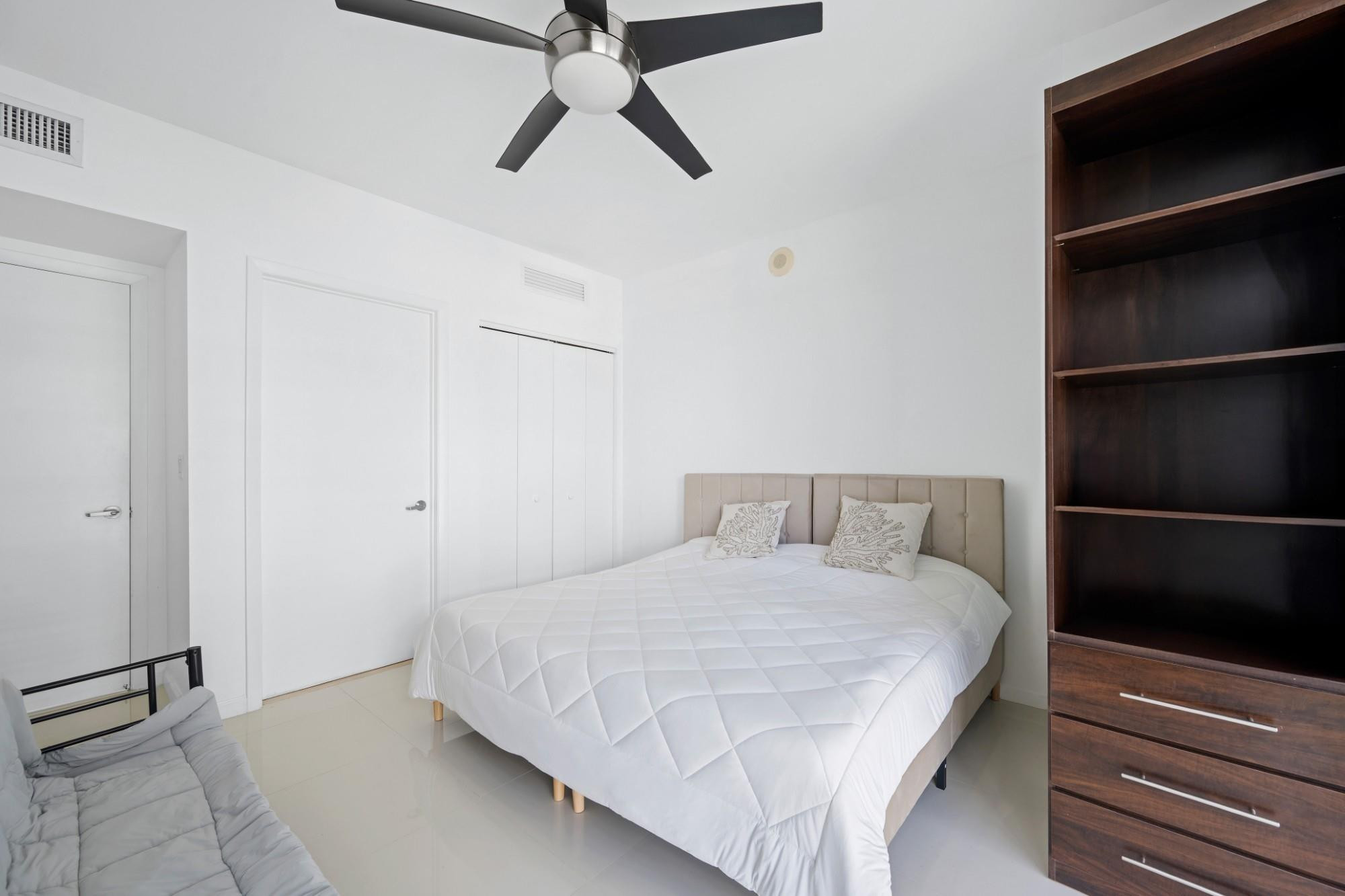 475 Brickell Avenue, Unit 1815 Miami, FL 33131 - Photo 13 of 20 Photo 13