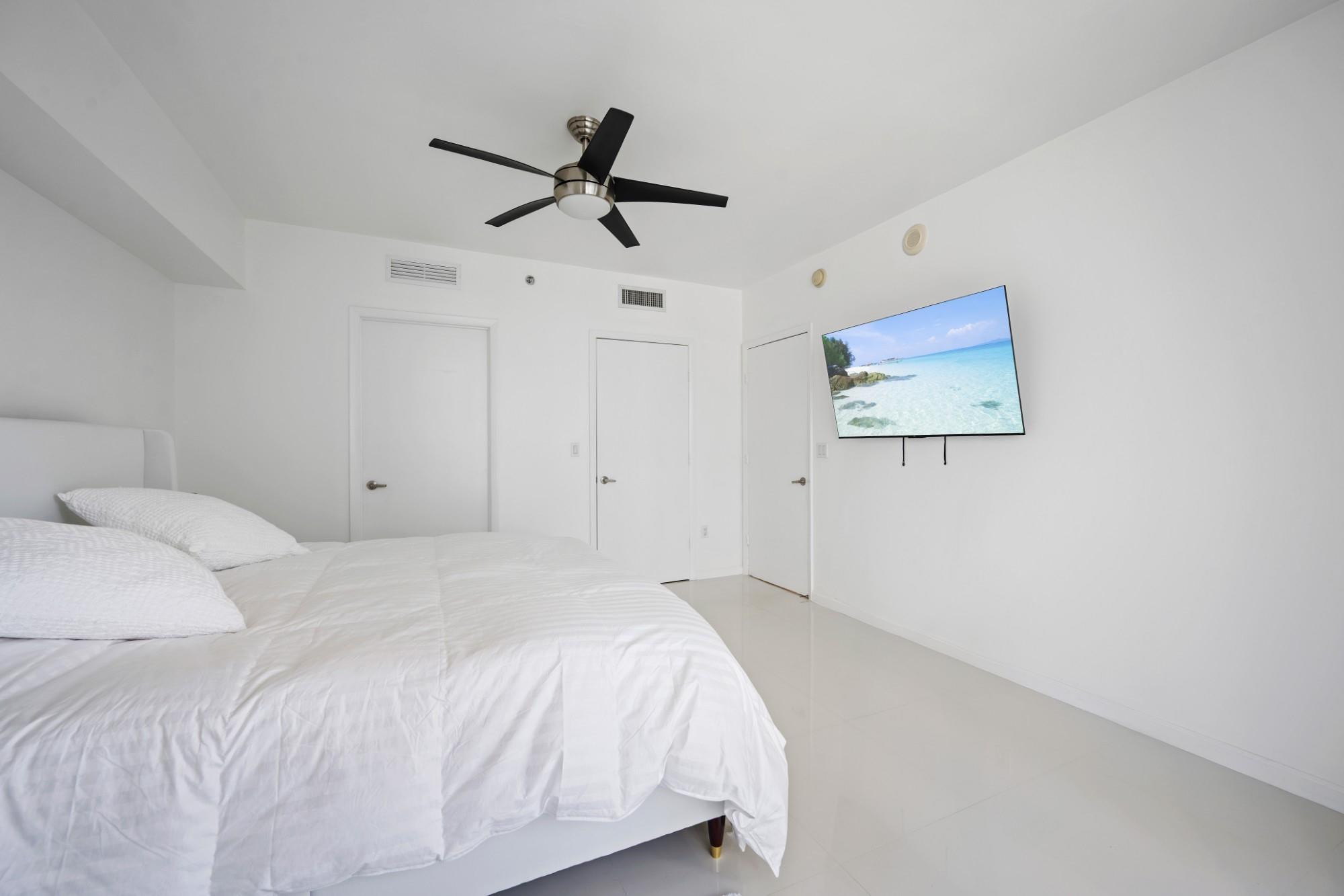 475 Brickell Avenue, Unit 1815 Miami, FL 33131 - Photo 16 of 20 Photo 16