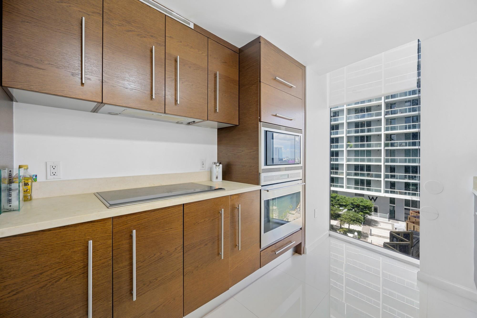 475 Brickell Avenue, Unit 1815 Miami, FL 33131 - Photo 2 of 20 Photo 2