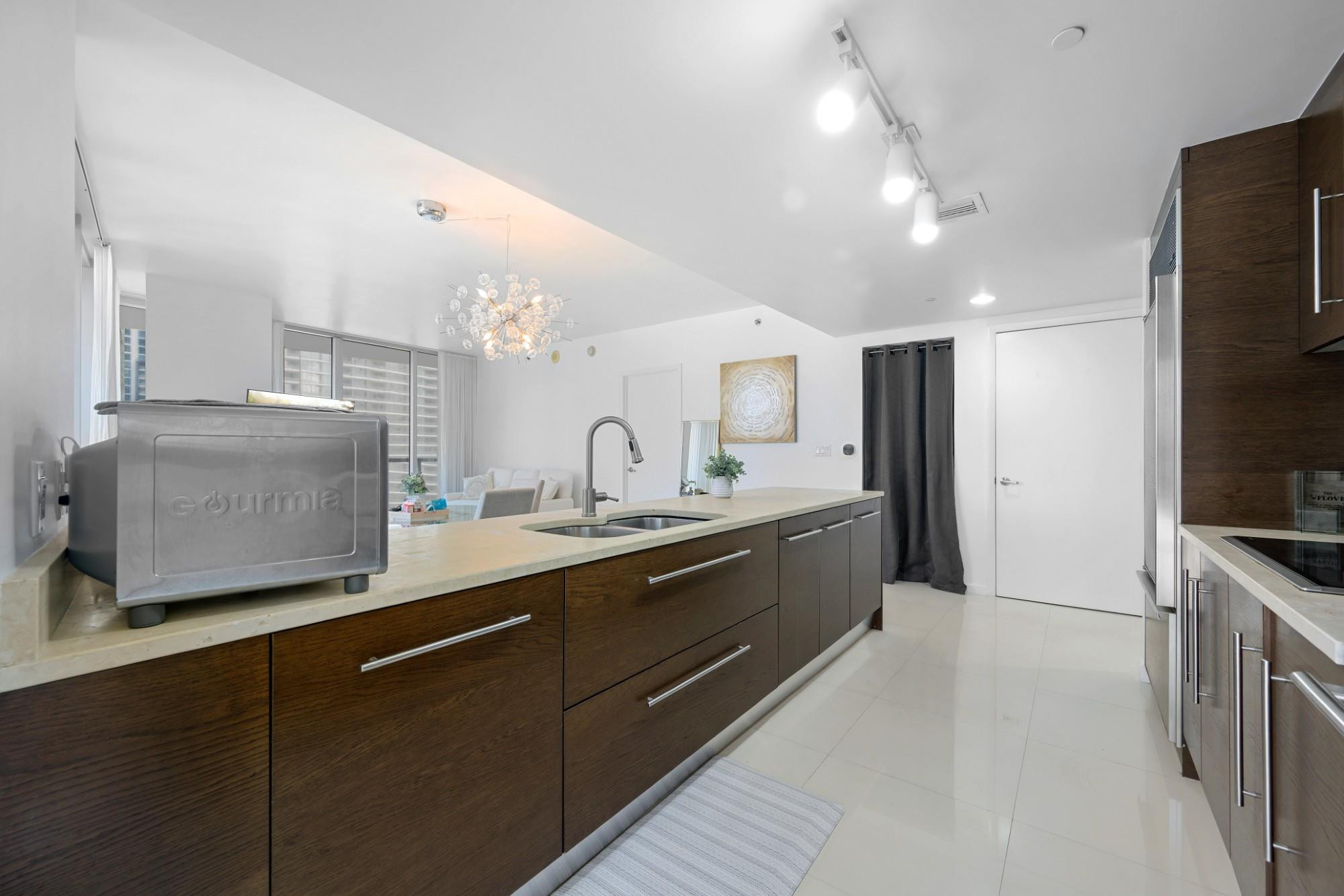 475 Brickell Avenue, Unit 1815 Miami, FL 33131 - Photo 3 of 20 Photo 3