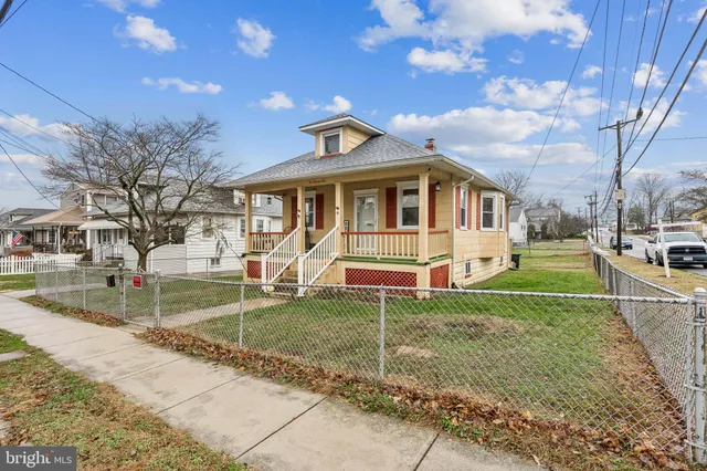 $230,000 | 202 South Cedar Avenue, Maple Shade, NJ 08052