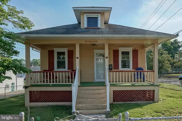 $230,000 | 202 South Cedar Avenue, Maple Shade, NJ 08052