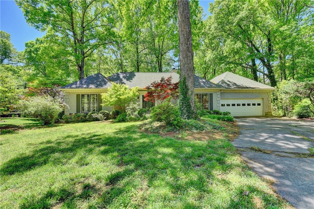 Lovely ranch in cal-de-sac in Peachtree Corners with new roof and 2 yr old HVAC!