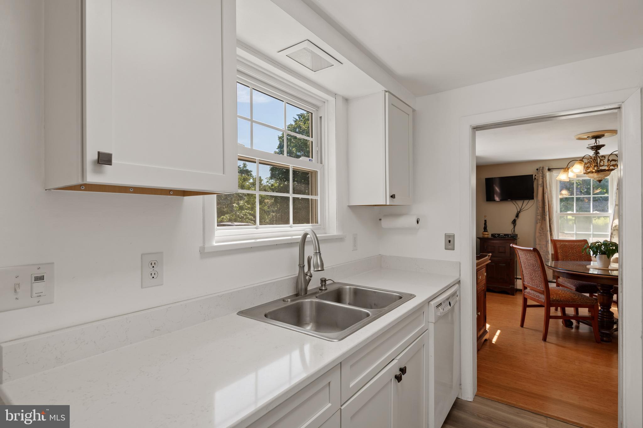 78 Grandview Road Hummelstown, PA 17036 - Photo 16 of 41 Modern kitchen shines with quartz counters