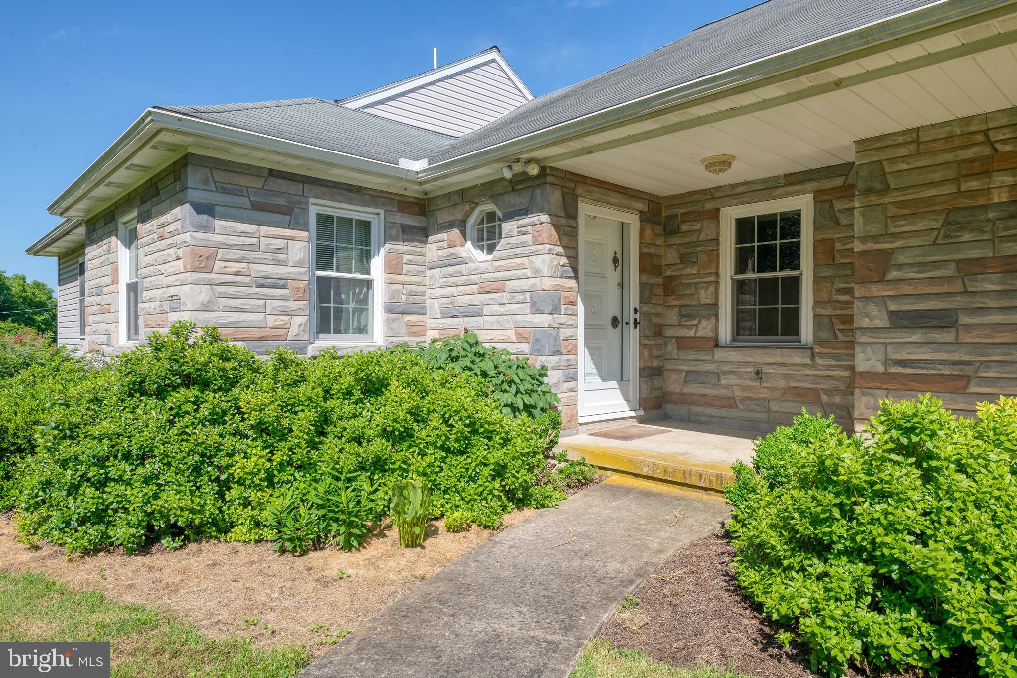 78 Grandview Road Hummelstown, PA 17036 - Photo 3 of 41 Step in and enjoy your tour!