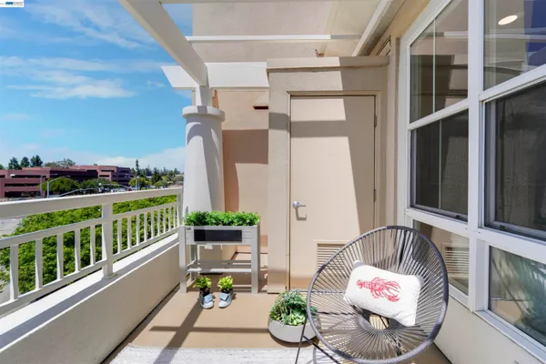 $825,000 | 20488 Stevens Creek Boulevard, Unit 2302, Cupertino, CA 95014