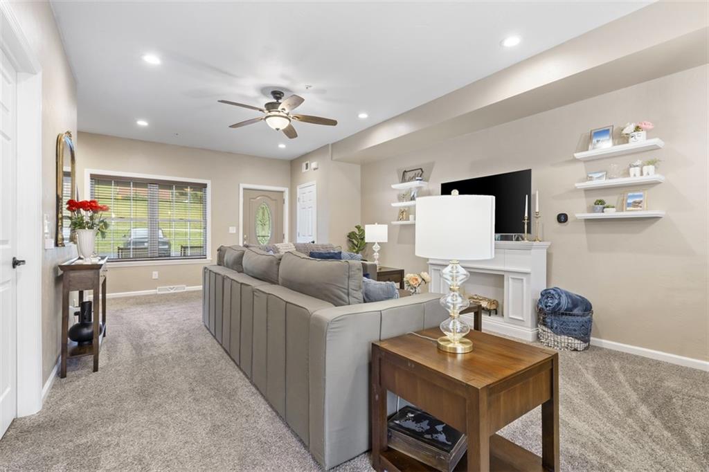 303 Wineberry Ridge Court Irwin, PA 15642 - Photo 15 of 35