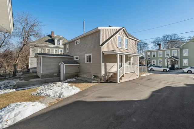 $2,250 | 57 Congress Street, Unit 1, Rochester, NH 03867