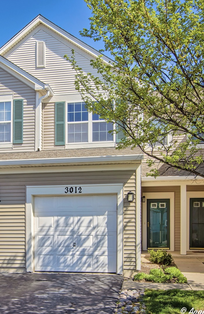 3012 Falling Waters Lane Lindenhurst, IL 60046 - Photo 1 of 21 front view of a house