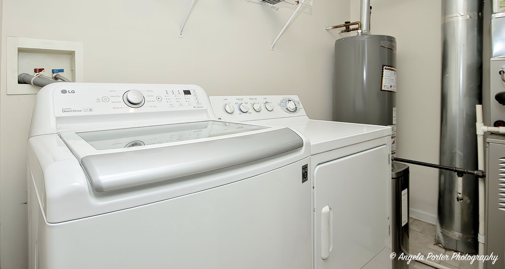 3012 Falling Waters Lane Lindenhurst, IL 60046 - Photo 17 of 21 a utility room with dryer and washer