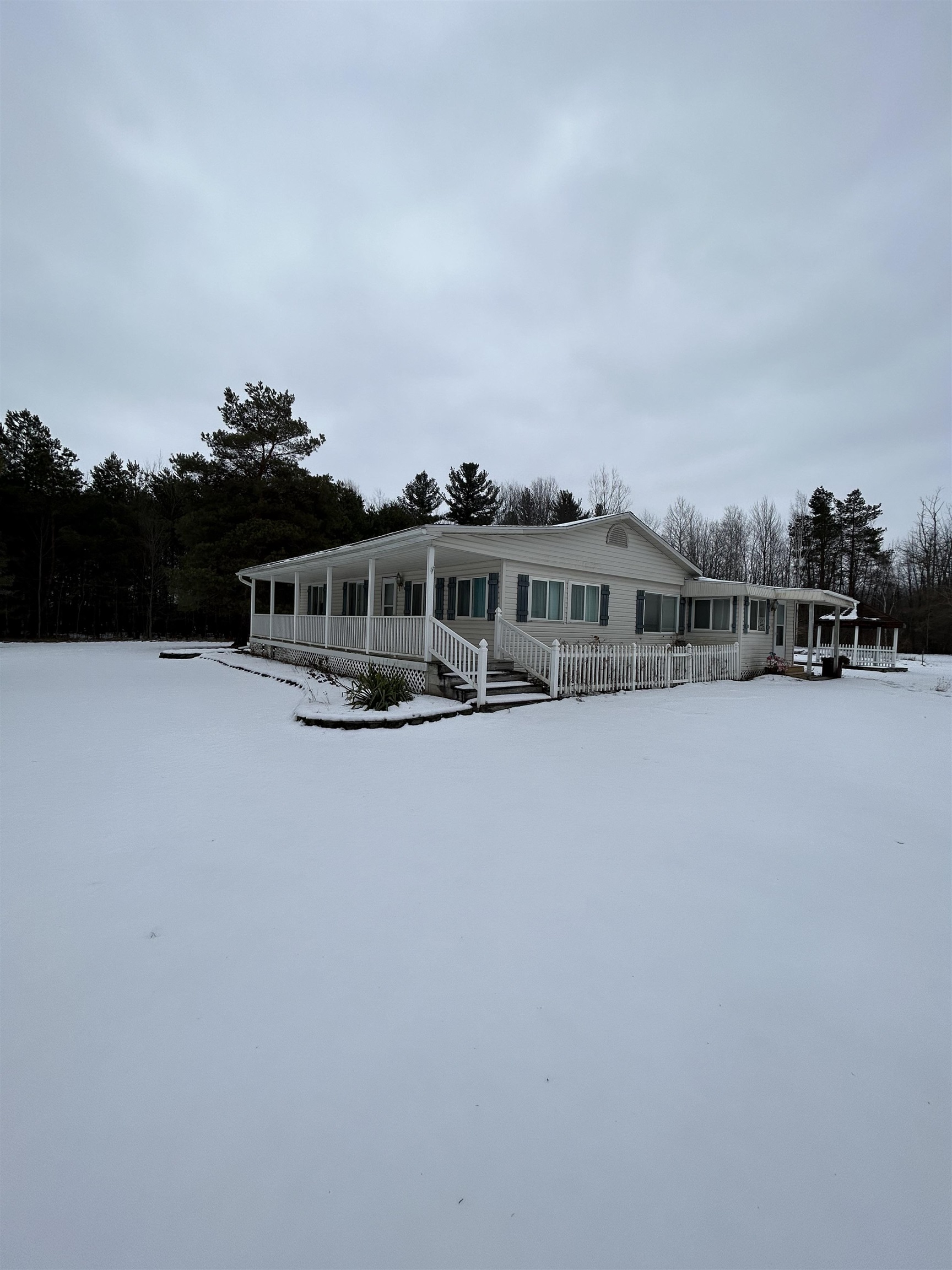 1689 Pinconning Road Pinconning, MI 48650 - Photo 7 of 30