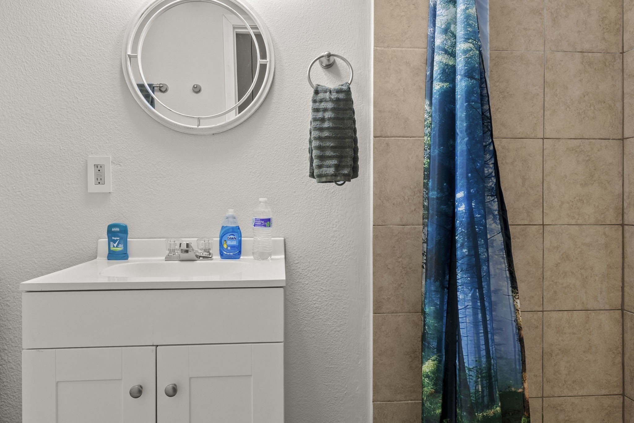 12498 Highway 69 Colmesneil, TX 75938 - Photo 27 of 50 a close up view of washer and dryer