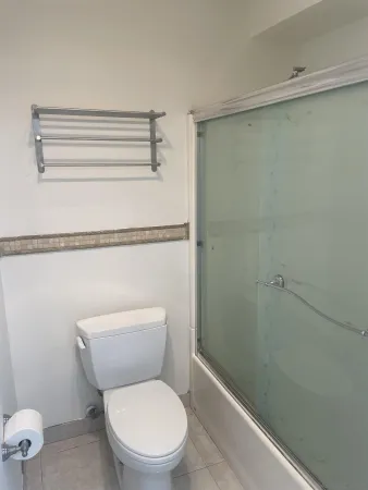 $2,850 | 9949 Erma Road, Unit 106, San Diego, CA 92131