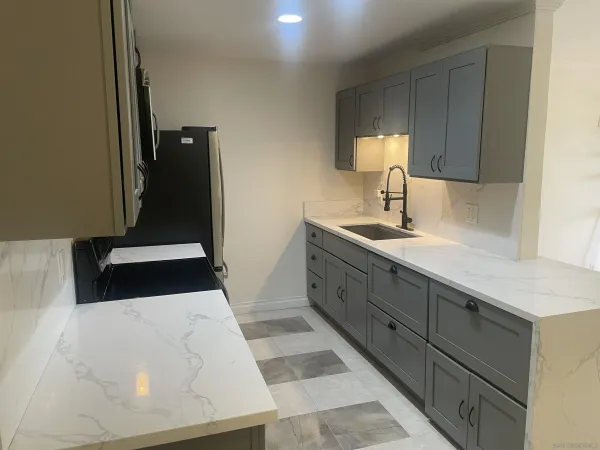 $2,850 | 9949 Erma Road, Unit 106, San Diego, CA 92131