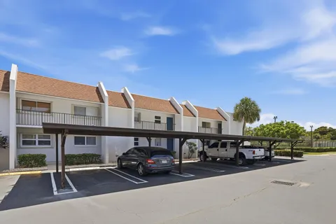 $160,000 | 2925 Southwest 22nd Avenue, Unit 2080, Delray Beach, FL 33445