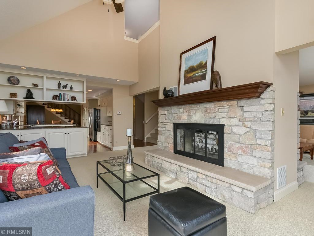 10369 Bluff Road Eden Prairie, MN 55347 - Photo 11 of 41 Gallery Image 11