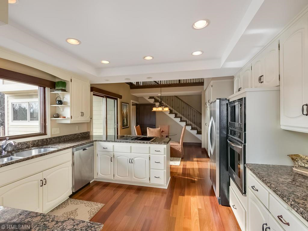 10369 Bluff Road Eden Prairie, MN 55347 - Photo 14 of 41 Gallery Image 14