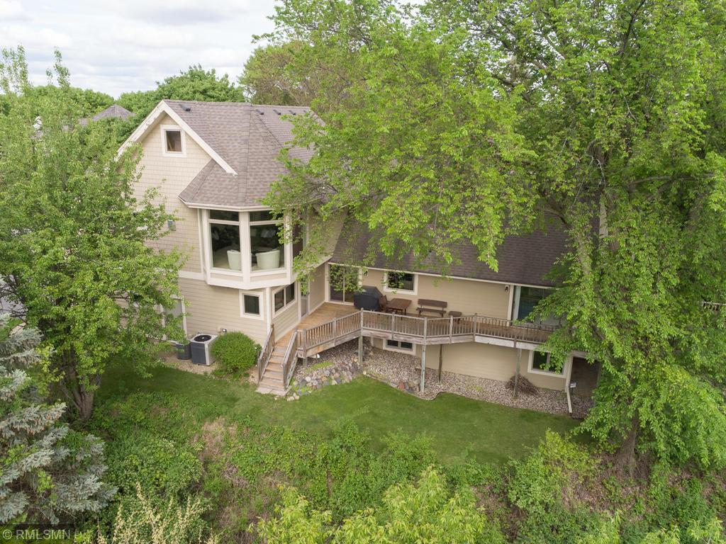 10369 Bluff Road Eden Prairie, MN 55347 - Photo 3 of 41 Gallery Image 3
