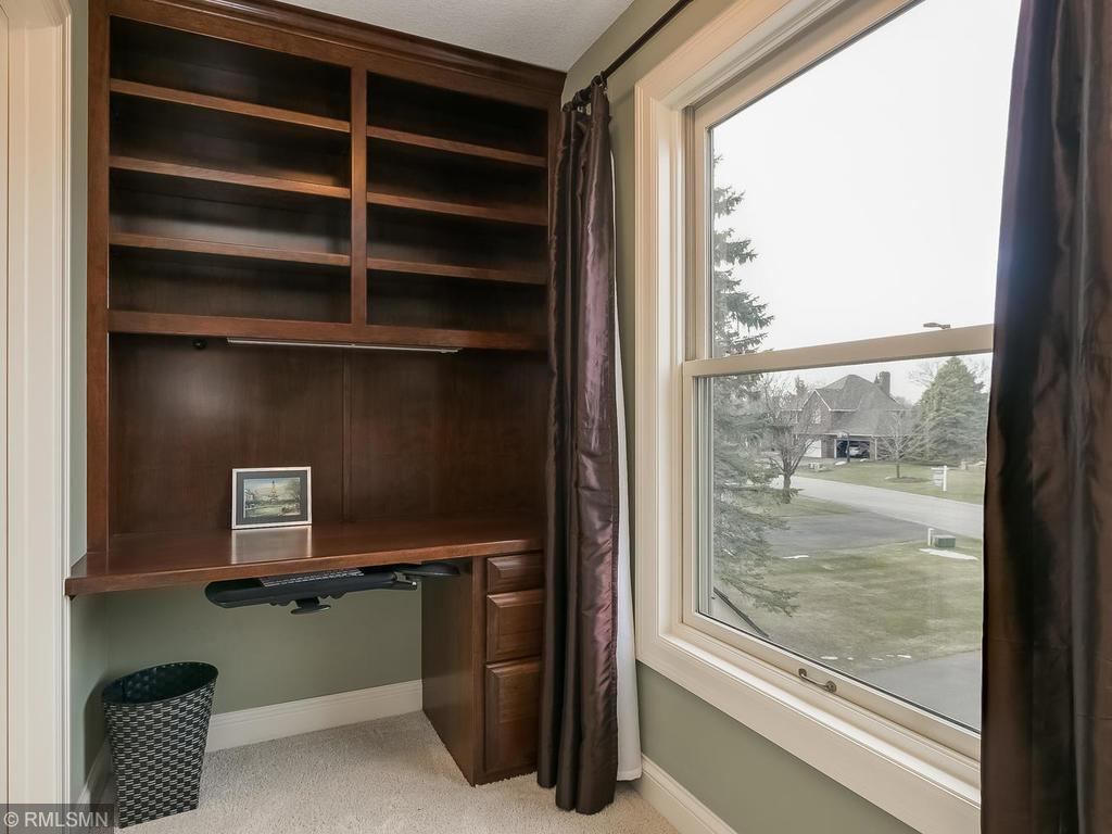 10369 Bluff Road Eden Prairie, MN 55347 - Photo 22 of 41 Gallery Image 22