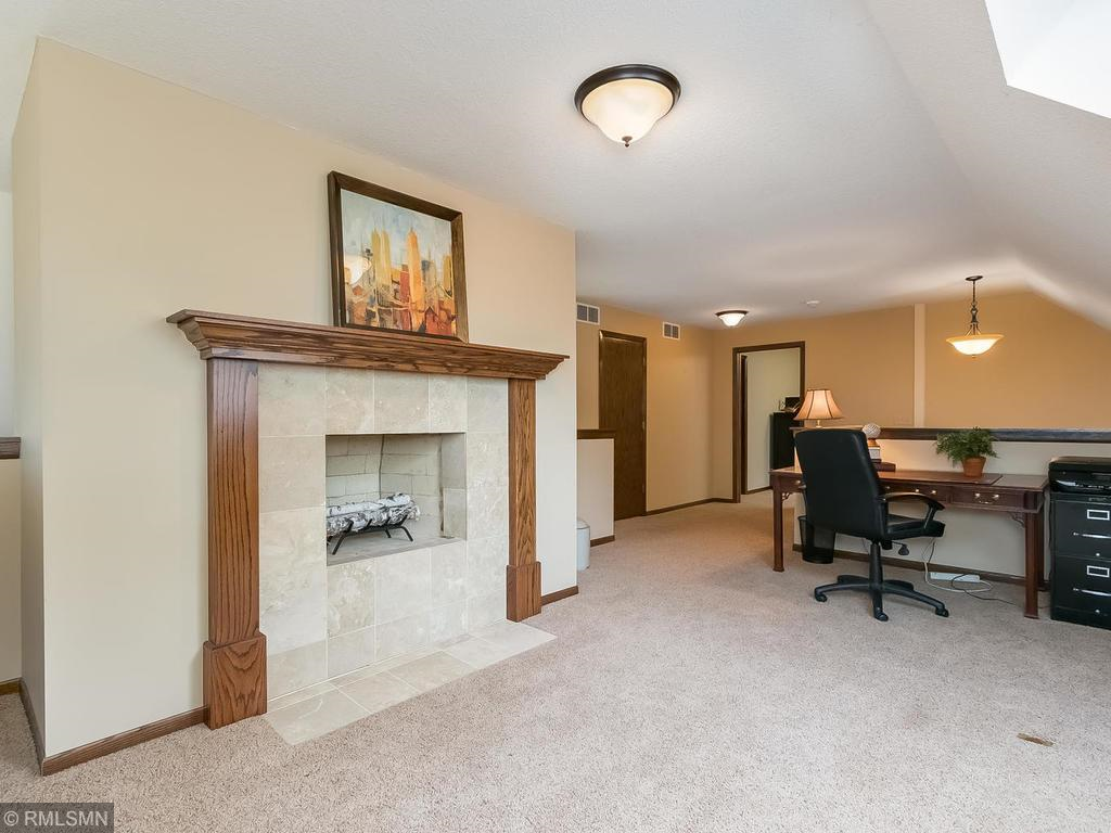 10369 Bluff Road Eden Prairie, MN 55347 - Photo 27 of 41 Gallery Image 27