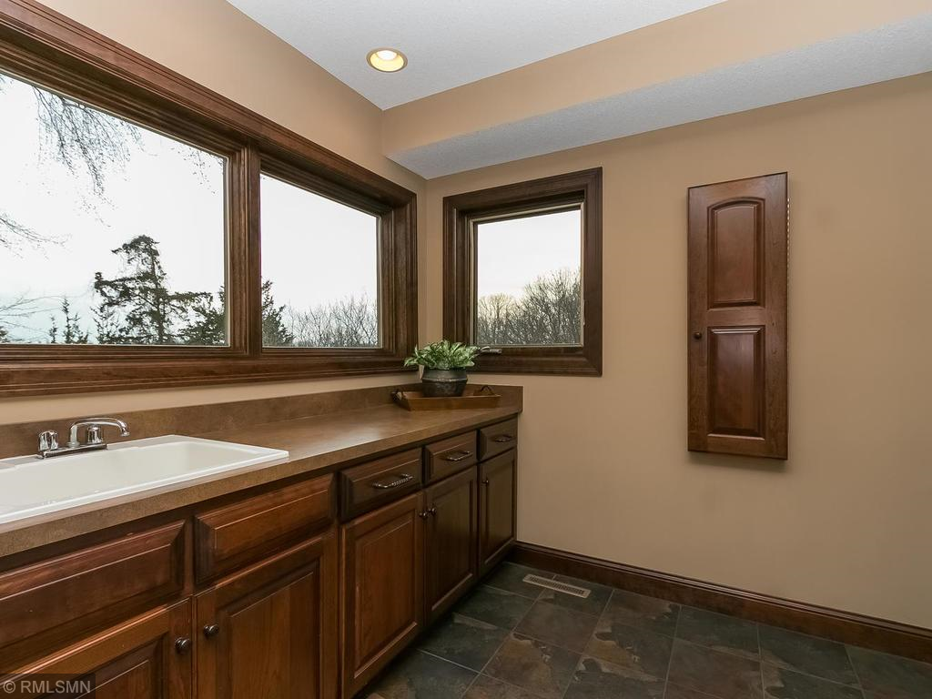 10369 Bluff Road Eden Prairie, MN 55347 - Photo 35 of 41 Gallery Image 35