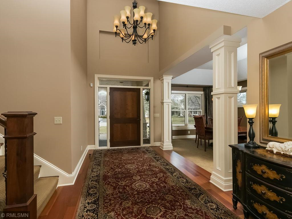 10369 Bluff Road Eden Prairie, MN 55347 - Photo 5 of 41 Gallery Image 5