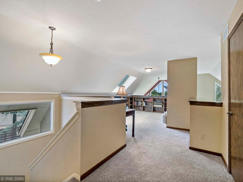 10369 Bluff Road Eden Prairie, MN 55347 - Photo 41 of 41 Gallery Image 41