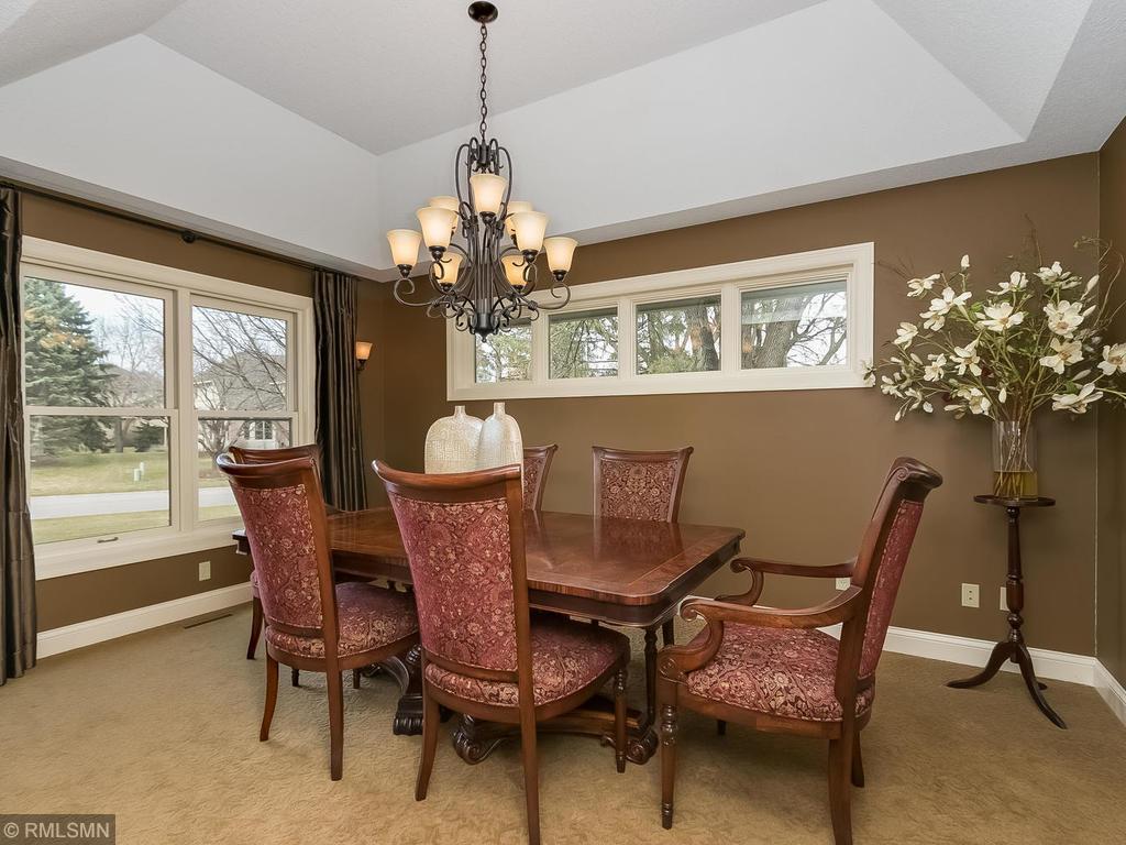 10369 Bluff Road Eden Prairie, MN 55347 - Photo 6 of 41 Gallery Image 6