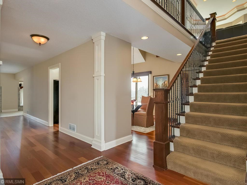 10369 Bluff Road Eden Prairie, MN 55347 - Photo 7 of 41 Gallery Image 7