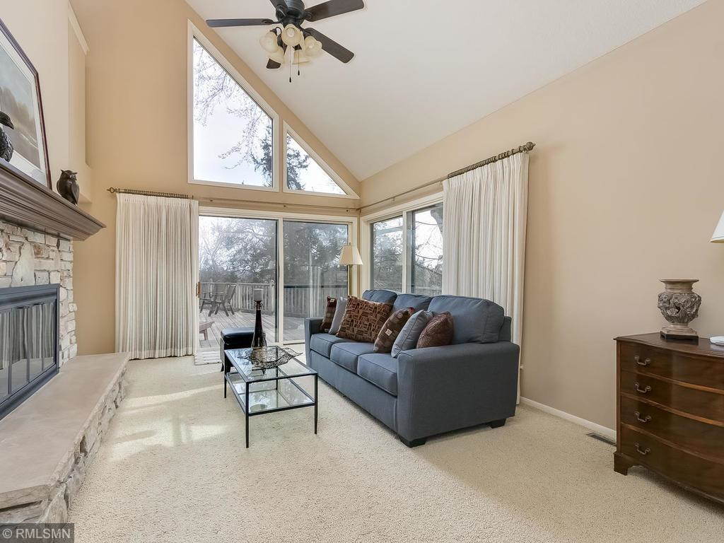 10369 Bluff Road Eden Prairie, MN 55347 - Photo 10 of 41 Gallery Image 10