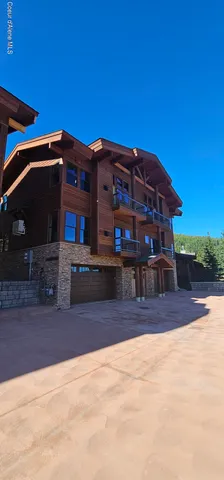 $2,595,000 | 84 Hemlock Lane, Unit 201, Sandpoint, ID 83864