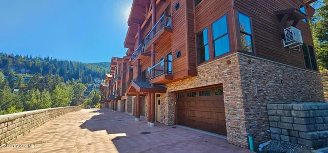 $2,595,000 | 84 Hemlock Lane, Unit 201, Sandpoint, ID 83864