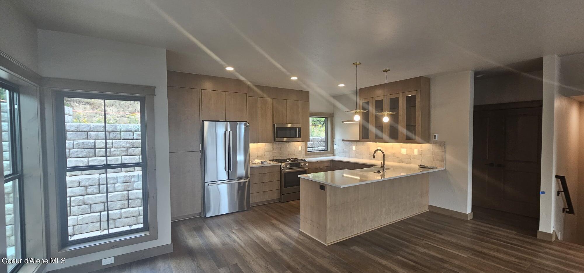 84 Hemlock Lane, Unit 201 Sandpoint, ID 83864 - Photo 3 of 29 01e