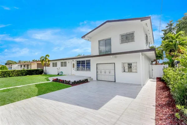 $2,500 | 980 West 45th Place, Unit 2, Hialeah, FL 33012