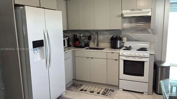 $2,500 | 980 West 45th Place, Unit 2, Hialeah, FL 33012