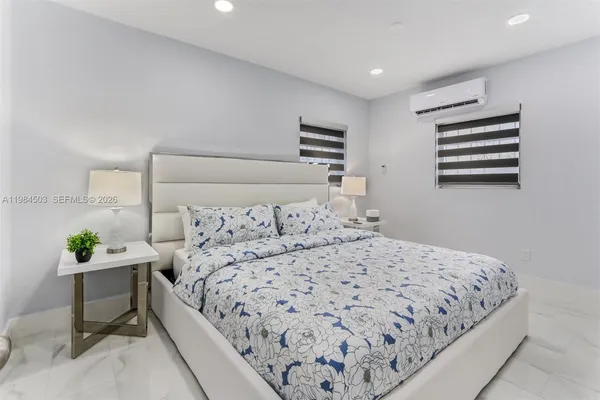 $2,500 | 980 West 45th Place, Unit 2, Hialeah, FL 33012