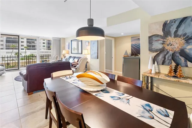 $925,000 | 1212 Benjamin Franklin Drive, Unit 206, Sarasota, FL 34236