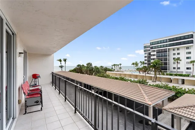 $925,000 | 1212 Benjamin Franklin Drive, Unit 206, Sarasota, FL 34236