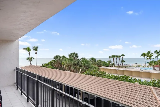 $925,000 | 1212 Benjamin Franklin Drive, Unit 206, Sarasota, FL 34236