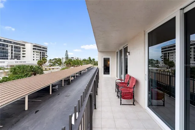 $925,000 | 1212 Benjamin Franklin Drive, Unit 206, Sarasota, FL 34236