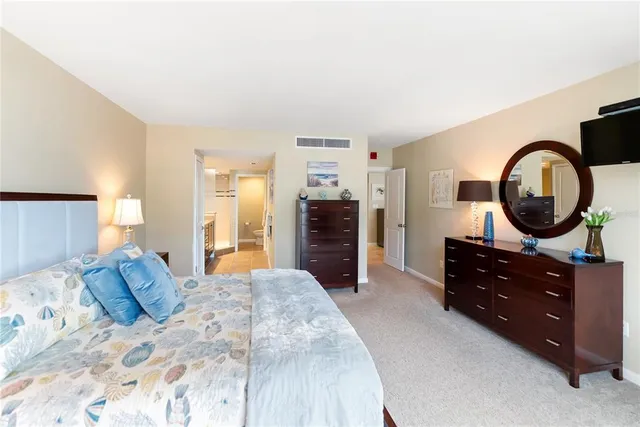 $925,000 | 1212 Benjamin Franklin Drive, Unit 206, Sarasota, FL 34236