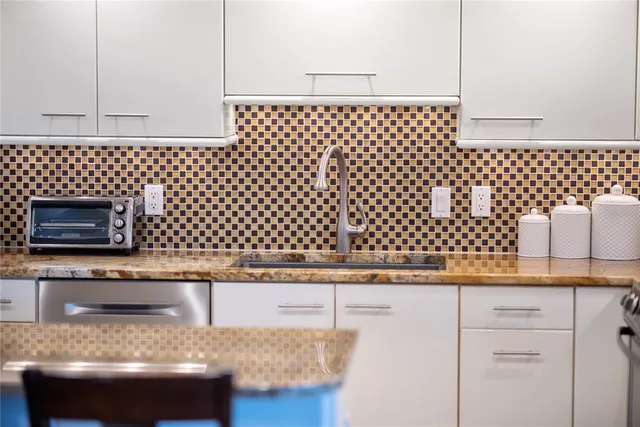 $925,000 | 1212 Benjamin Franklin Drive, Unit 206, Sarasota, FL 34236